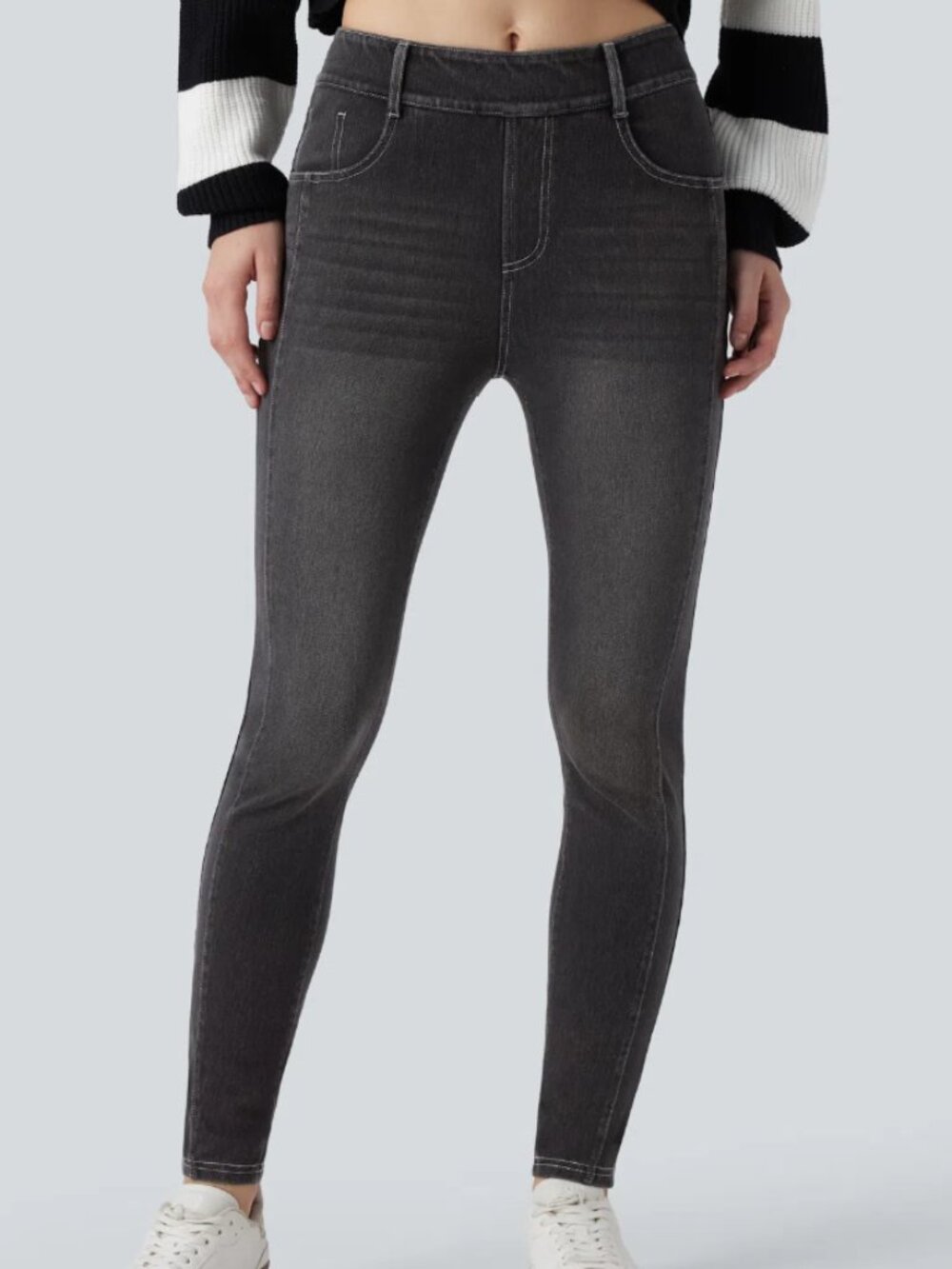 Halara Flex™ Mid- High Rise Black Washed Casual Skinny Jeans w. Pockets- XS